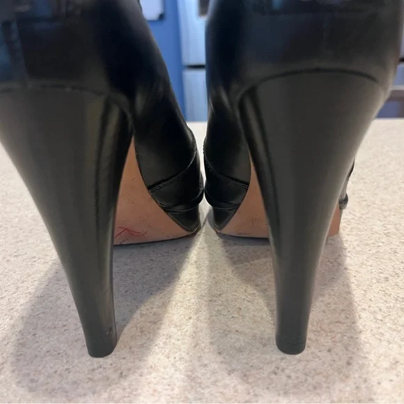 UGG Leather Jamison Black Platform Ankle Bootie Heels Sheepskin Lined Size 5.5 - Picture 7 of 14